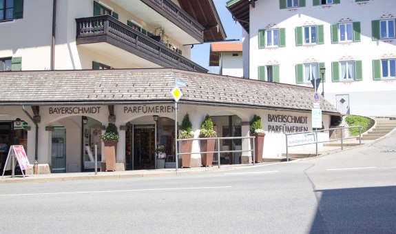 Au&szlig;enansicht, &copy; Parf&uuml;merie Bayerschmidt Gmund