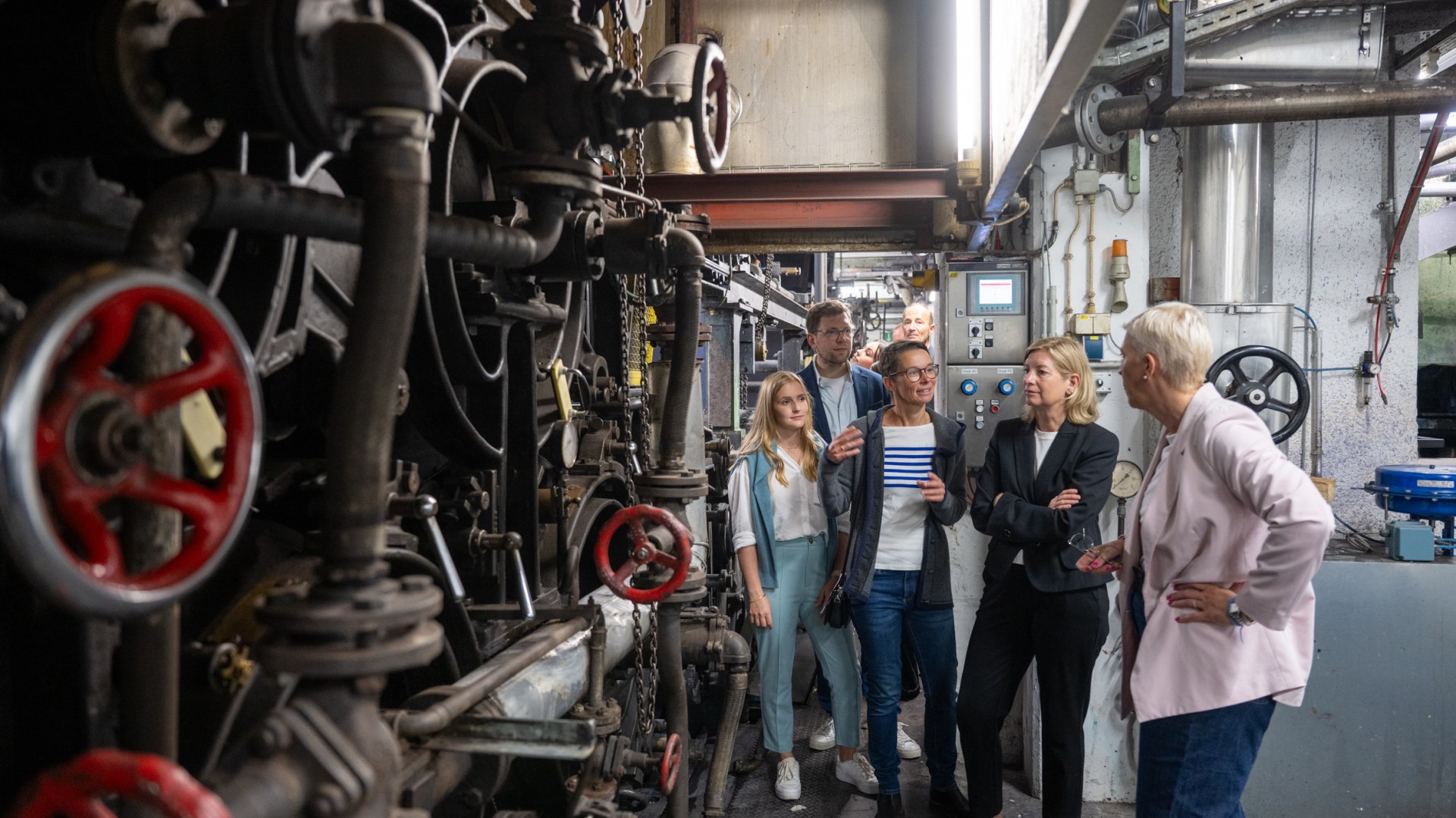 Bei Gmund Papier steht die &auml;lteste, dauerhaft in Betrieb befindliche Papiermaschine der Welt von 1886