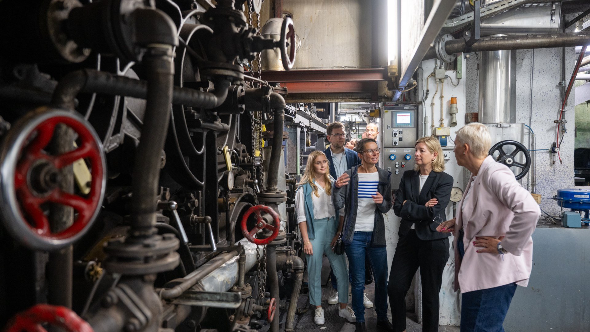 Bei Gmund Papier steht die &auml;lteste, dauerhaft in Betrieb befindliche Papiermaschine der Welt von 1886