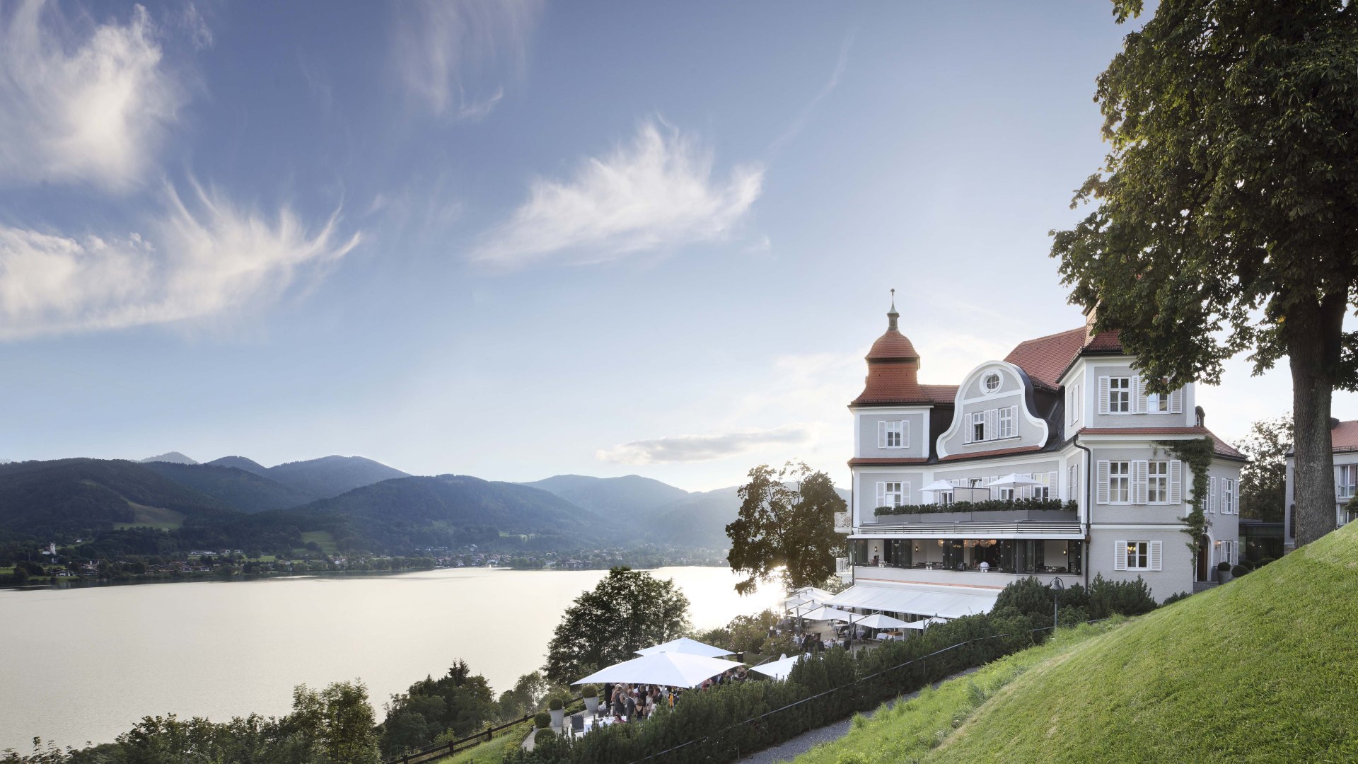 Außenansicht_DASTEGERNSEE (6), © Hotel DAS TEGERNSEE