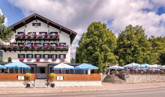 Seehotel Zur Post mit Biergarten, © im-web.de/ Tourist Information Tegernsee Seehotel Zur Post mit Biergarten, © im-web.de/ Tourist Information Tegernsee