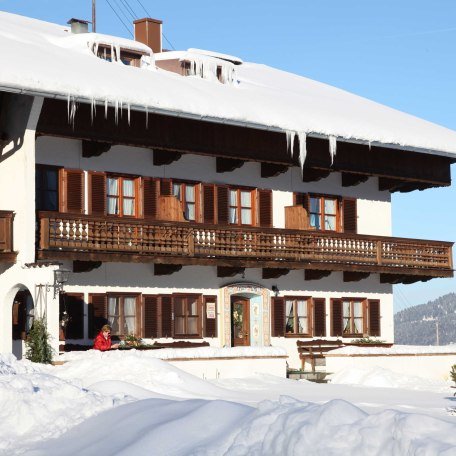 Hofansicht S&uuml;den G&auml;stehaus Kleinbuch, &copy; G&auml;stehaus Kleinbuch