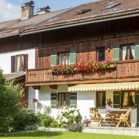 Geniessen Sie Ihren Urlaubin unserer FW im neu renovierten Nebenhaus mit herrlichen Bergblick, absolut ruhige Lage., © im-web.de/ Tourist-Information Gmund am Tegernsee