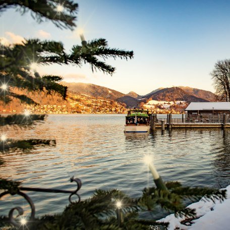 Lauschen Sei der Blasmusik, genießen ihren heißen Punsch und hören noch eine spannende Geschichte über den Tegernsee, das alles erleben Sie bei einer stimmungsvollen Schiffsrundfahrt auf dem Tegernsee., © Stefan Schiefer