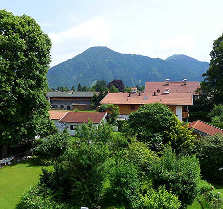 https://d1pgrp37iul3tg.cloudfront.net/objekt_pics/obj_full_31983_002.jpg, © im-web.de/ Tourist-Information Rottach-Egern