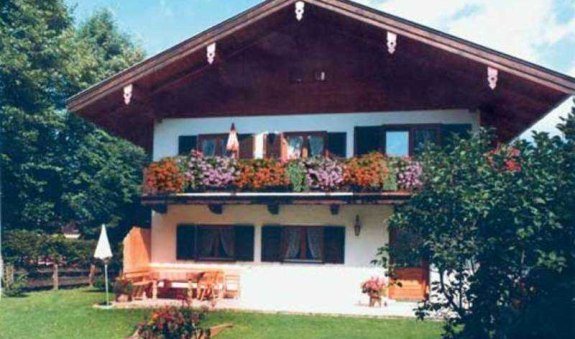Landhaus Anzengruber, © im-web.de/ Tourist-Information Rottach-Egern Landhaus Anzengruber, © im-web.de/ Tourist-Information Rottach-Egern