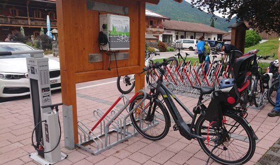 Laden an der Station Gsotthaber Hof, © Christian Stadler