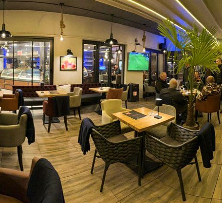 eiscafe-cristallo-weitwinkel-001