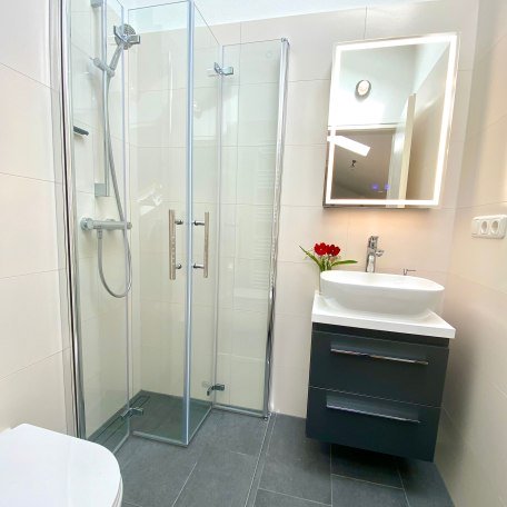 Bad mit Dusche, © Ferienwohnung Tegernsee Perle