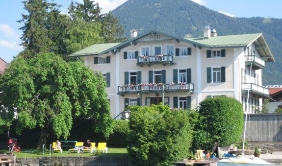 Haus Schmotz am See, &copy; im-web.de/ Tourist-Information Rottach-Egern