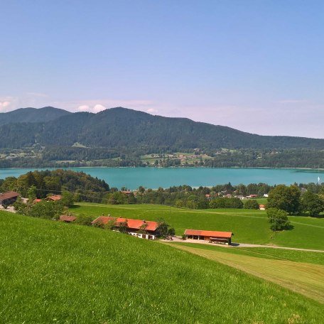 Blick &uuml;ber den Bergerhof zum Tegernsee, &copy; im-web.de/ Tourist-Information Gmund am Tegernsee