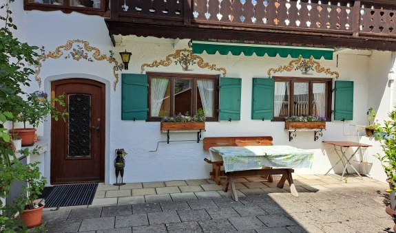 Terrasse vor der Ferienwohnung, &copy; Barbara B&ouml;ttner-Rixner