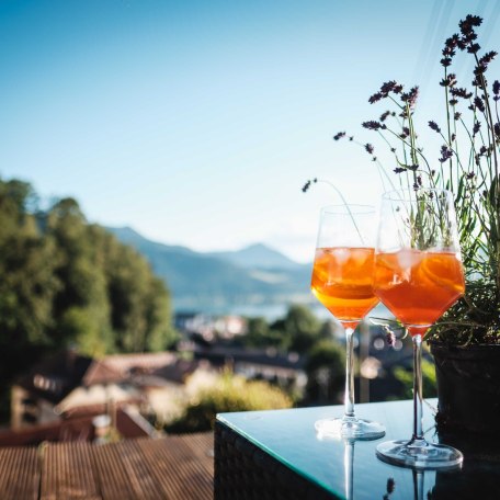 Das Alpbach Design Suiten Tegernsee - Lounge-Ecke Gartenpatio, &copy; im-web.de/ Tourist Information Tegernsee