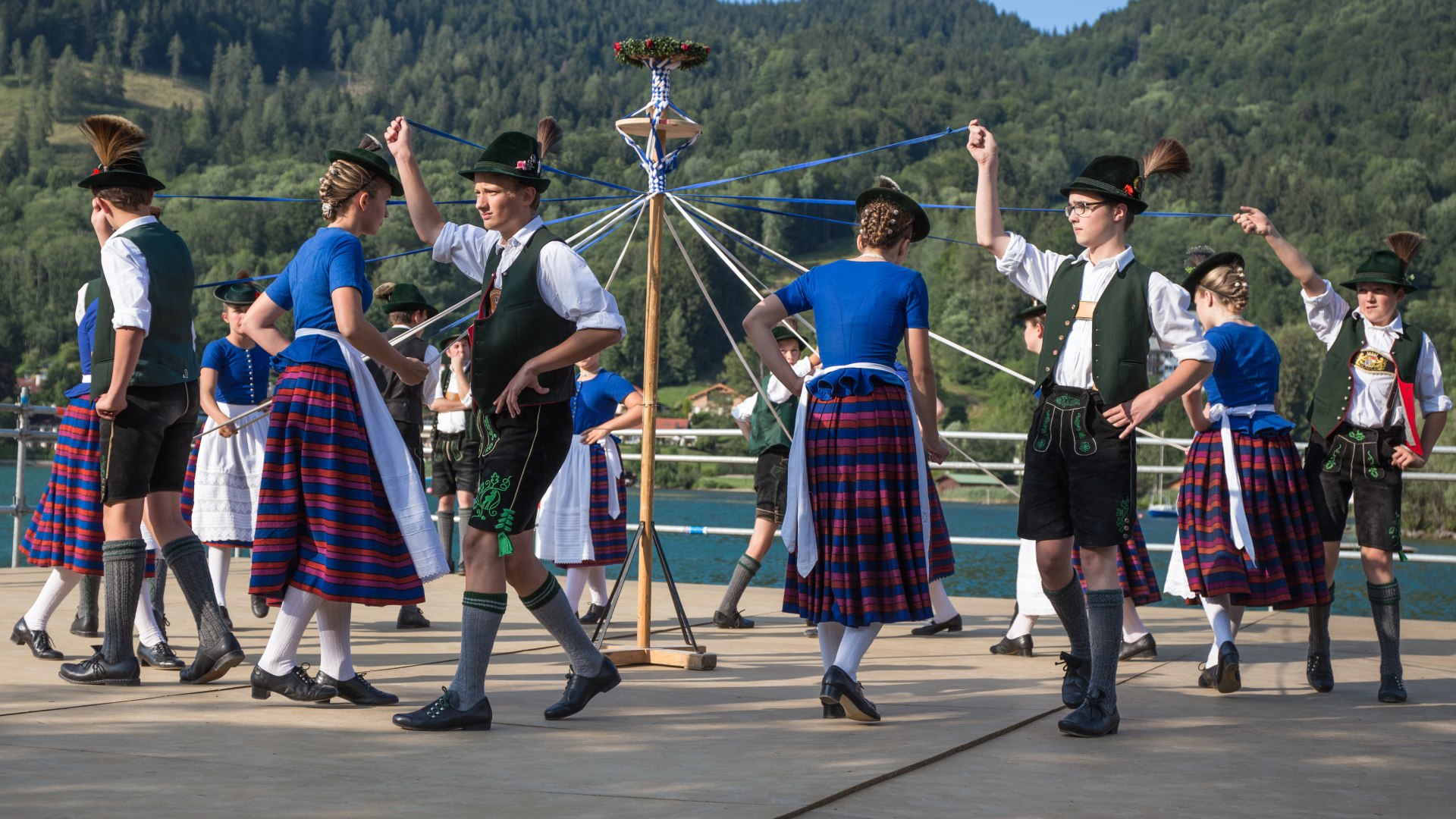 Trachtenverein am Seefest, © Der Tegernsee, Christoph Schempershofe