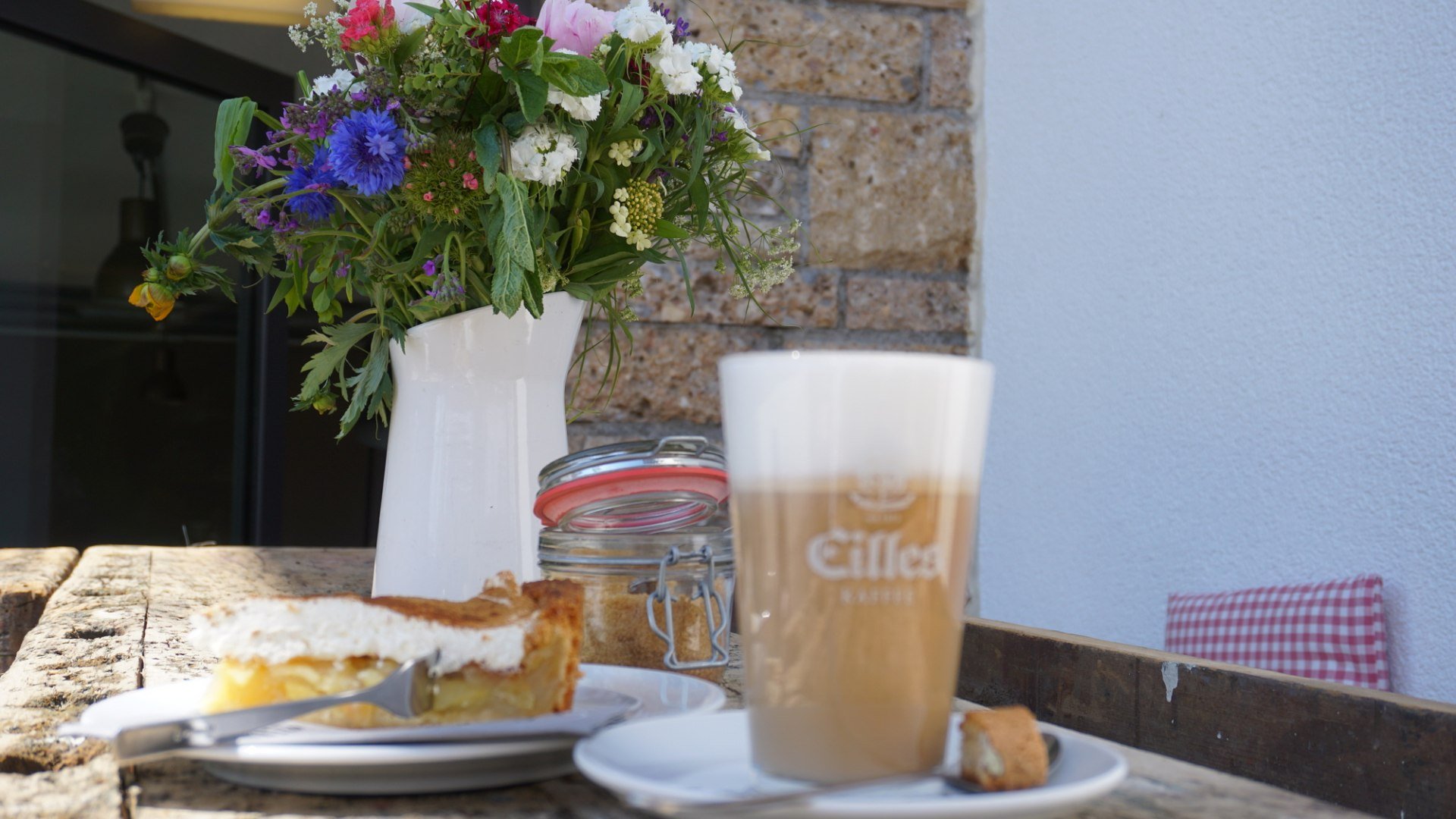 Bl&uuml;mer, &copy; Partyservice Bl&uuml;mer