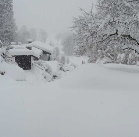 Viel Schnee im Garten, &copy; im-web.de/ Tourist-Information Kreuth