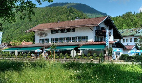 Gasthof Batznhäusl in Kreuth am Tegernsee  - die sonnige Terrasse ist ganzjährig geöffnet, © GERLIND SCHIELE PHOTOGRAPHY TEGERNSEE