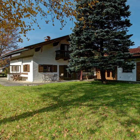 Landhaus Herz ruhig und sonnig gelegen in Rottach-Egern mit Blick auf die Berge und den Wallberg, &copy; GERLIND SCHIELE PHOTOGRAPHY TEGERNSEE