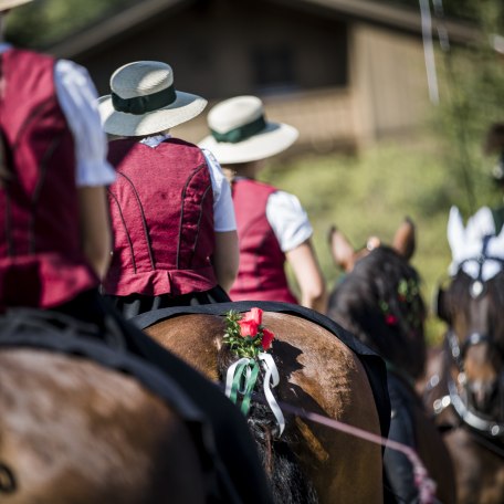 Rosstag Reiterinnen, © Der Tegernsee, Hansi Heckmair