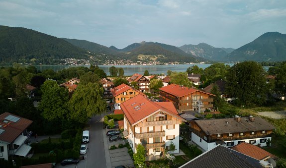 Haus von oben - Drohnenaufnahme, © im-web.de/ Regionalentwicklung Oberland Kommunalunternehmen