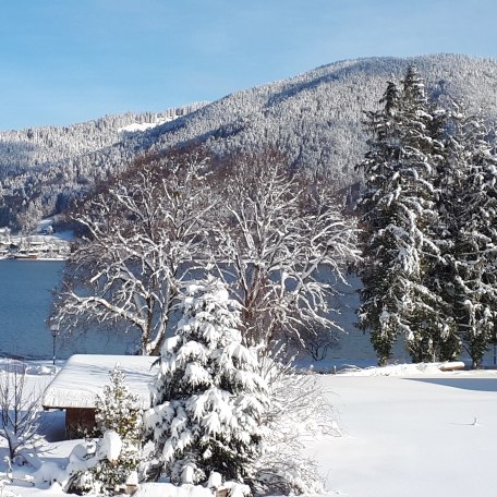 Aussicht im Winter, &copy; G&auml;stehaus Gartenheim am Tegernsee
