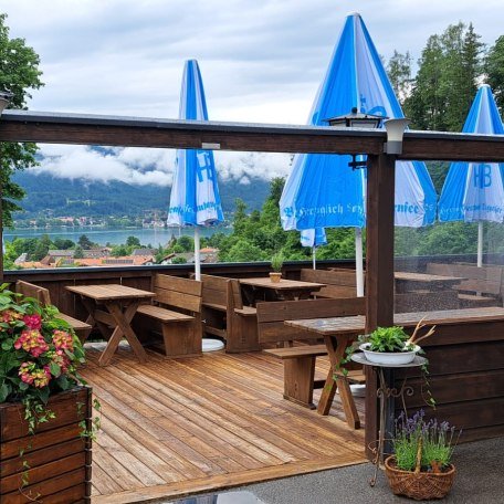 Terrasse mit Blick auf See, © @Gasthaus Schießstätte Tegernsee