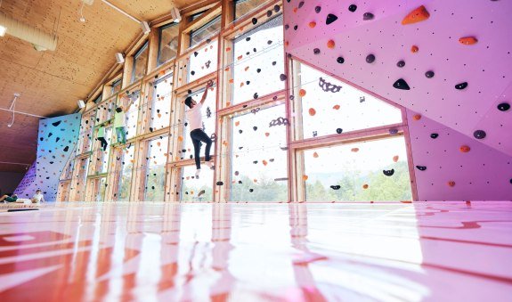 tp_halle-1_boulderwand_2022_ursgolling_0145, © Tegernsee Phantastisch (Urs Golling)