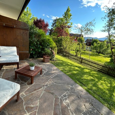 Blick auf die Loungeterrasse, © Tegernsee Perle