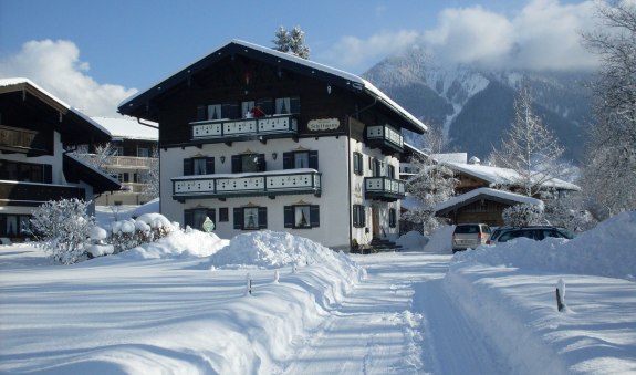 Zufahrt zum Haus, © im-web.de/ Tourist Information Tegernsee