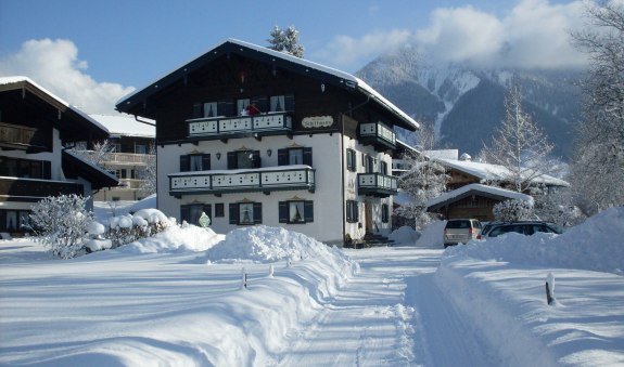 Zufahrt zum Haus, &copy; im-web.de/ Tourist Information Tegernsee