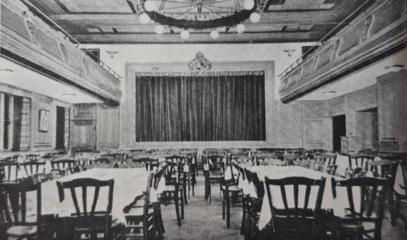 Ehemaliges Gasthof zur &Uuml;berfahrt_Theatersaal, &copy; Dr. Peter Czoik