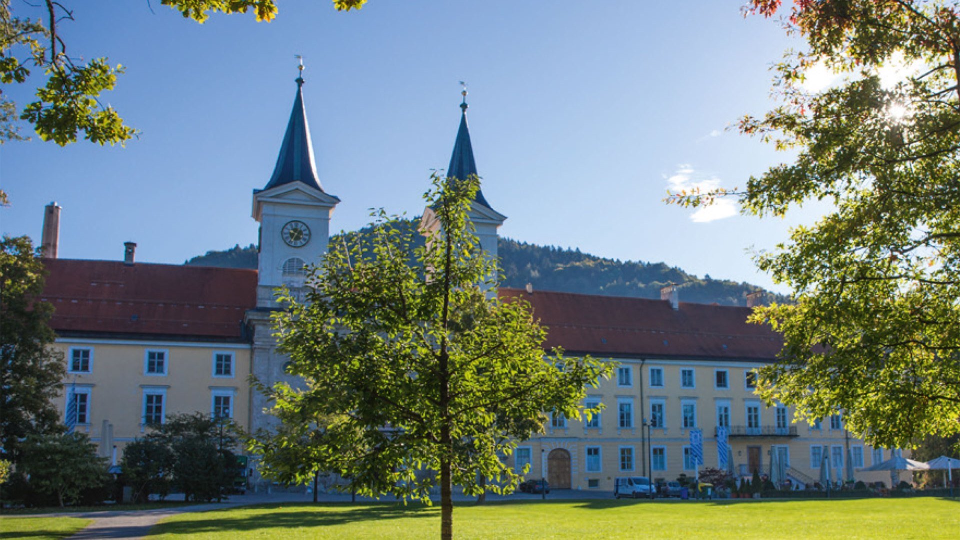 Stadt Tegernsee - ehemaliger Klosterbezirk, &copy; Christoph Schempershofe_TTT