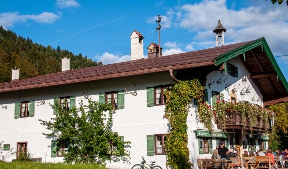 Einkaufen in Kreuth , © Sabine Ziegler-Musiol Einkaufen in Kreuth , © Sabine Ziegler-Musiol