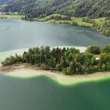 Insel W&ouml;rth im Schliersee - am besten mit unserem hinzubuchbarem SUP-Board f&uuml;r 2 Personen erreichbar, &copy; Ferienwohnung Auszeit am See