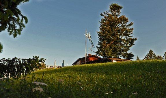 neureuth-haus-von-osten