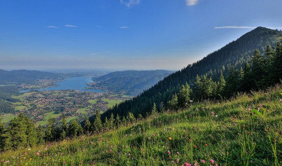 Blick auf den Tegernsee und den Wallberg, &copy; Bernd Ritschel