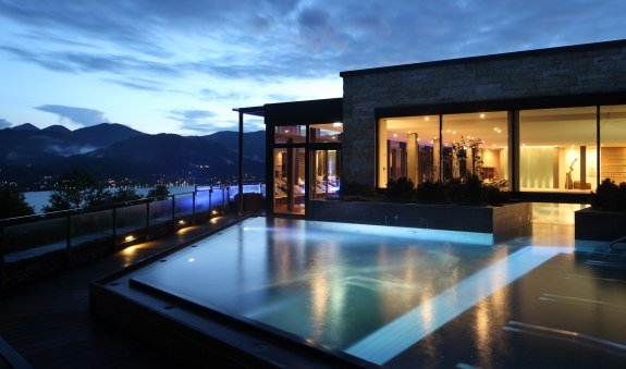 Außenpool_Spa_DASTEGERNSEE, © Das Tegernsee Außenpool_Spa_DASTEGERNSEE, © Das Tegernsee