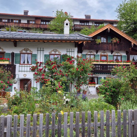 Rosenh&auml;usl, &copy; Barbara B&ouml;ttner-Rixner