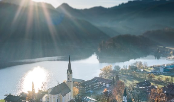 Blick &uuml;ber Markt Schliersee auf den See, &copy; Alpenregion Tegernsee Schliersee