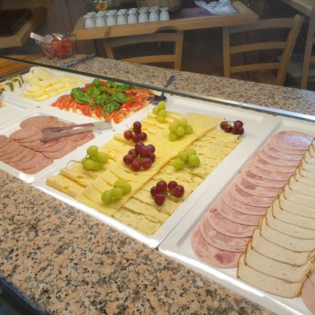 Fr&uuml;hst&uuml;cksbuffet, &copy; im-web.de/ Tourist-Information Bad Wiessee