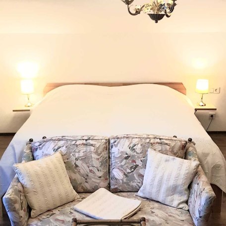 Ferienwohnung Haulle Kreuth am Tegernsee  Schlafzimmer mit 2 x 2 m Bett, © im-web.de/ Tourist-Information Kreuth