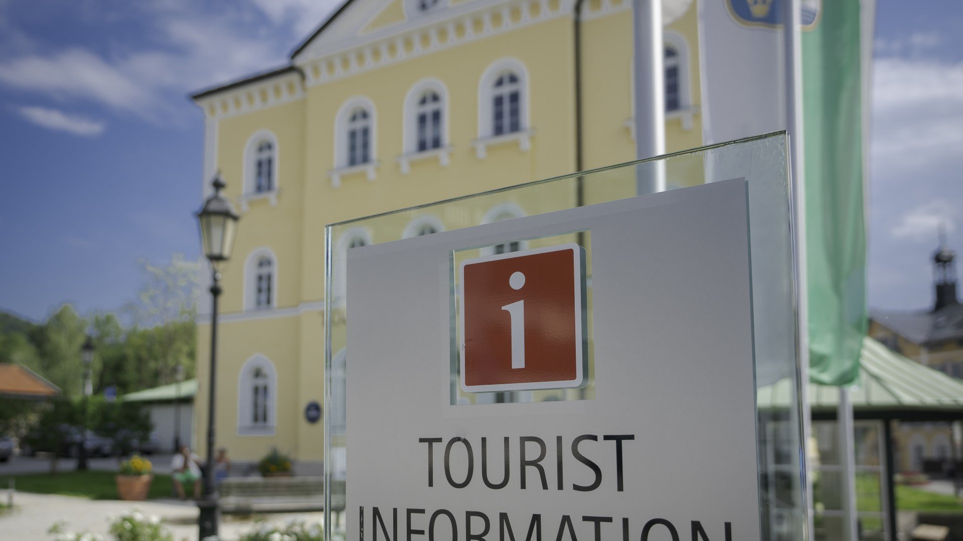 Die Tourist Information Tegernsee, &copy; Christoph Schempershofe