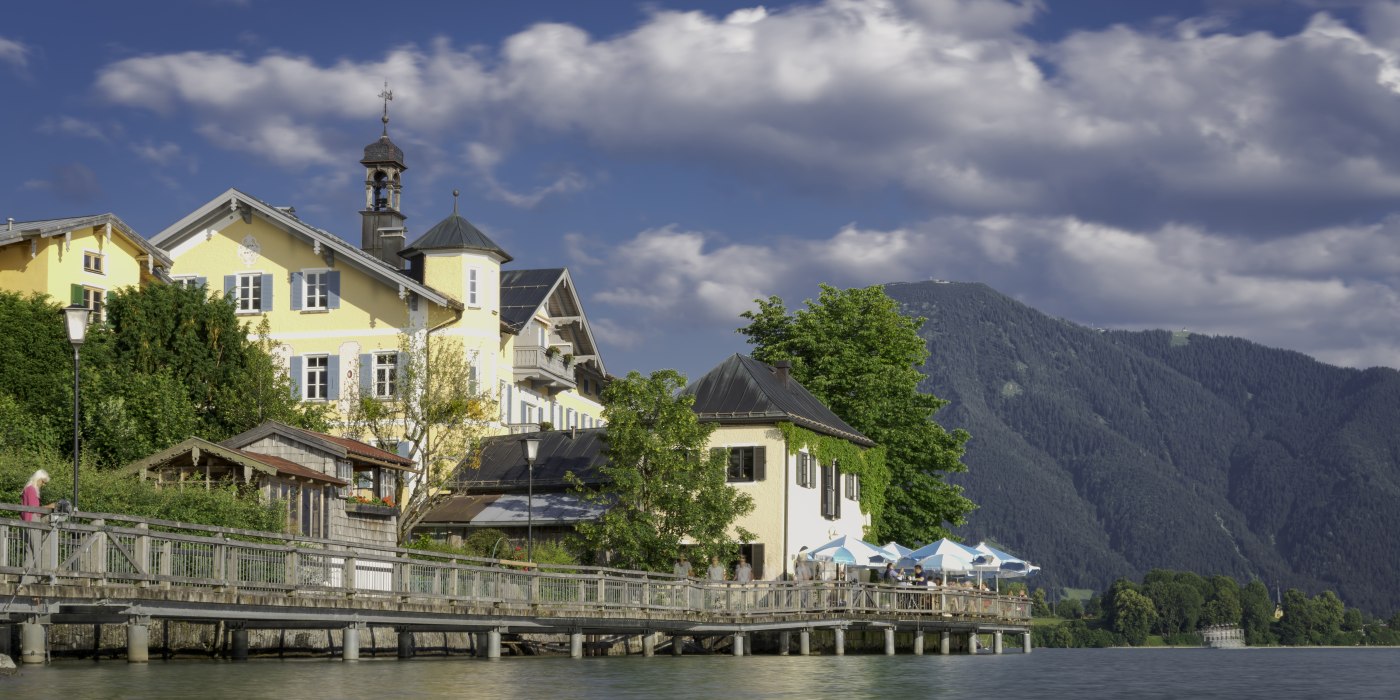 Die Seepromenade in Tegernsee Stadt, © Der Tegernsee, Dietmar Denger Die Seepromenade in Tegernsee Stadt, © Der Tegernsee, Dietmar Denger