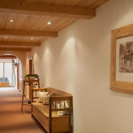 Flur, &copy; im-web.de/ Tourist-Information Bad Wiessee