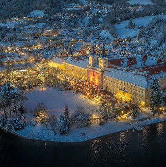 Vogelperspektive Schlossplatz_Bild Luftbuidl, © Bräusüberl Tegernsee (Luftbuidl)