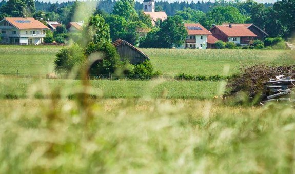 Blick auf die Otterfinger Kirche, © Alpenregion Tegernsee Schliersee