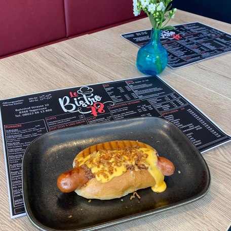 lebistro78_hotdog, &copy; &copy; Le Bistro 78