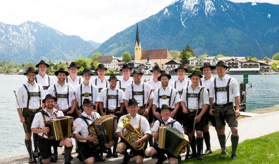 Rottacher Goaßlschnalzer, © Goaßlschnalzer_Gruppenbild_Florian Maier Rottacher Goaßlschnalzer, © Goaßlschnalzer_Gruppenbild_Florian Maier