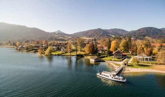 Bad Wiessee mit Kampen im Hintergrund, © Alpenregion Tegernsee Schliersee