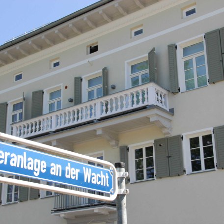Direkt vor dem Haus: Uferanlage, © im-web.de/ Tourist Information Tegernsee
